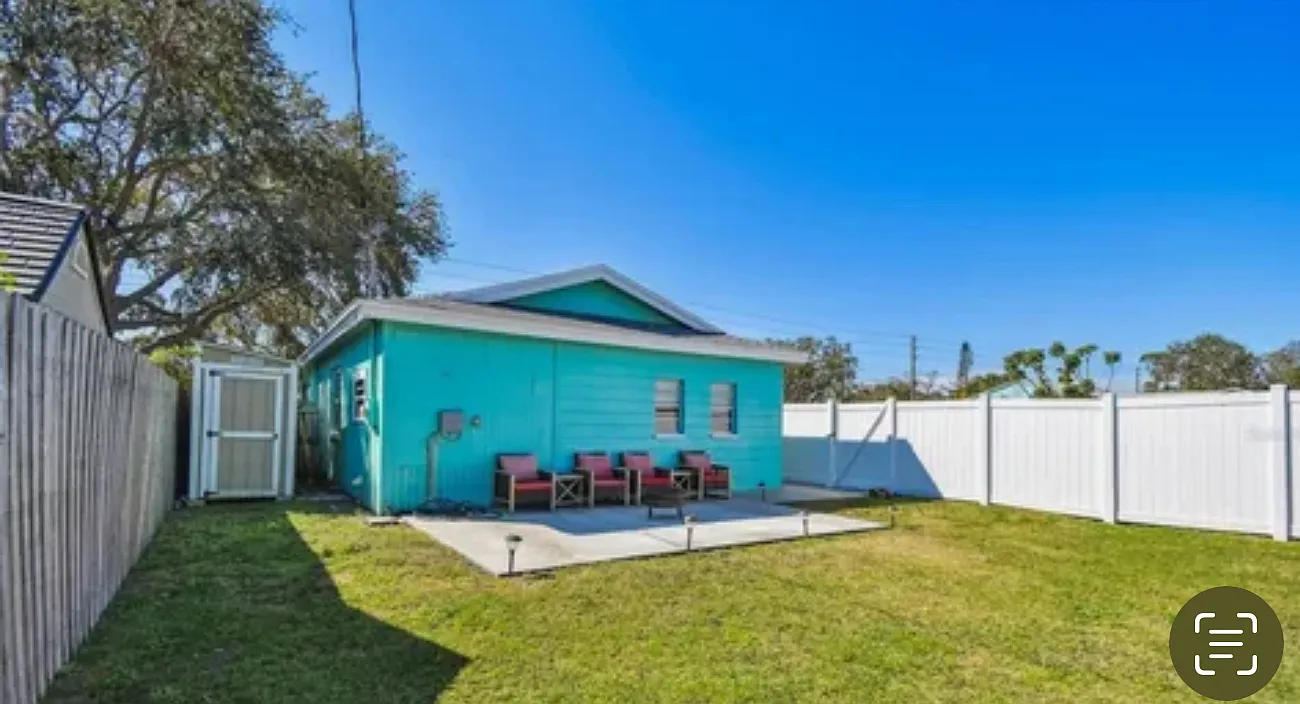 3 bed, 990 sqft, $2,350 — Photo 2