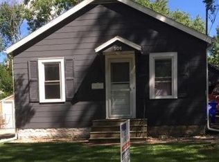 506 39th St NE, Cedar Rapids, IA 52402