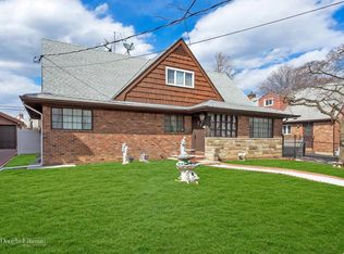 19643 45th Rd, Flushing, NY 11358