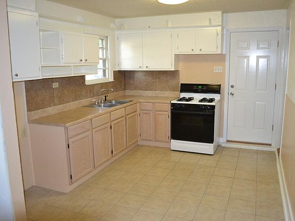 2nd image of 2914 Shorewood Dr