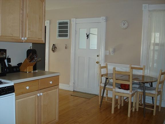 4th image of 168 N Elm Ave #2