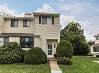 518 Clubhouse Dr, Middletown, NJ 07748