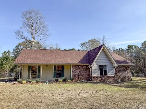 29 Country Dr, Petal, MS 39465