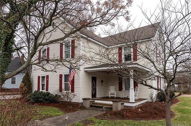 1st image of 627 S Poplar St