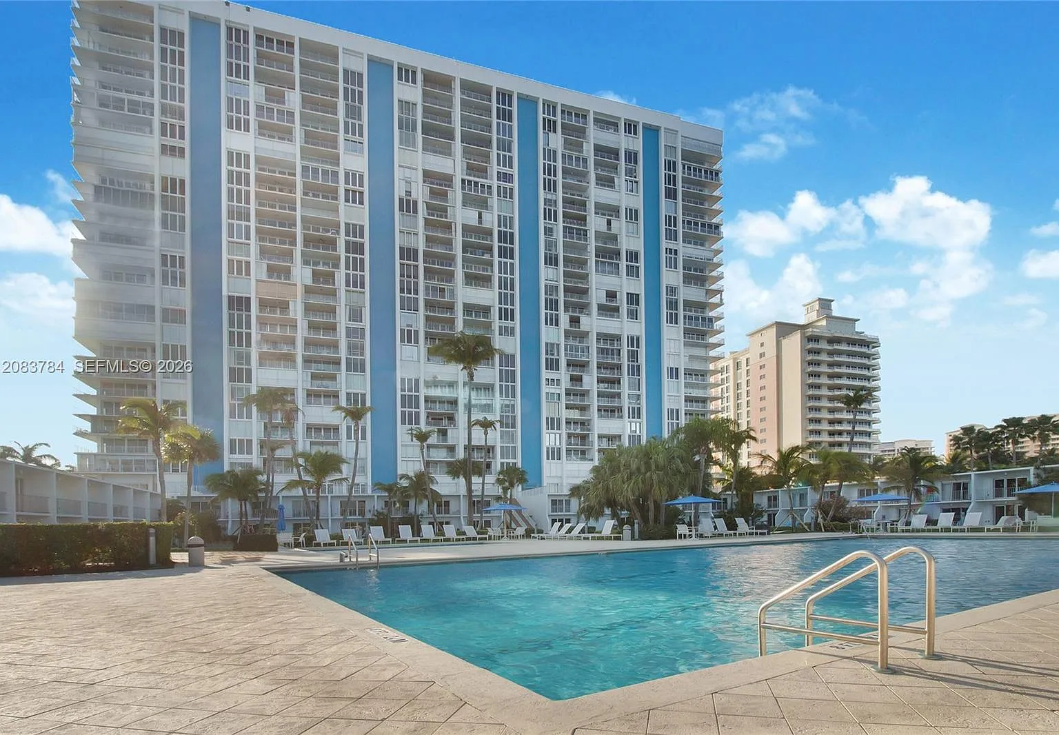 Casa Del Mar Condo — Photo 1