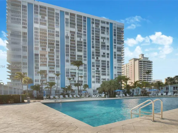 881 Ocean Dr, Key Biscayne, FL