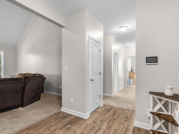 5th image of 103 Gabriels Way
