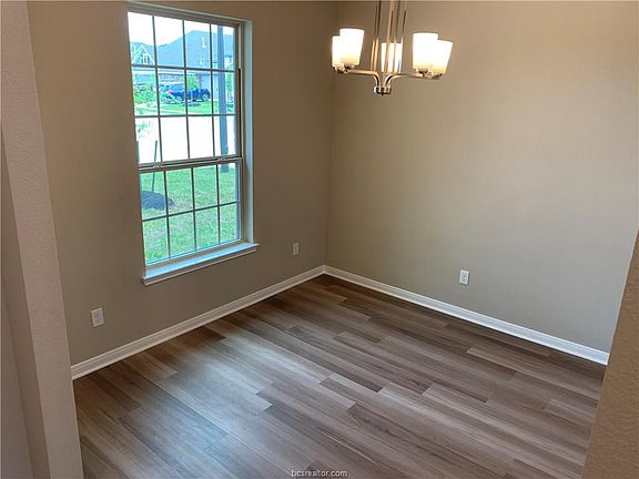 4th image of 15001 Indian Creek Ln