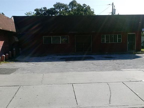 4th image of 1002 La Salle St