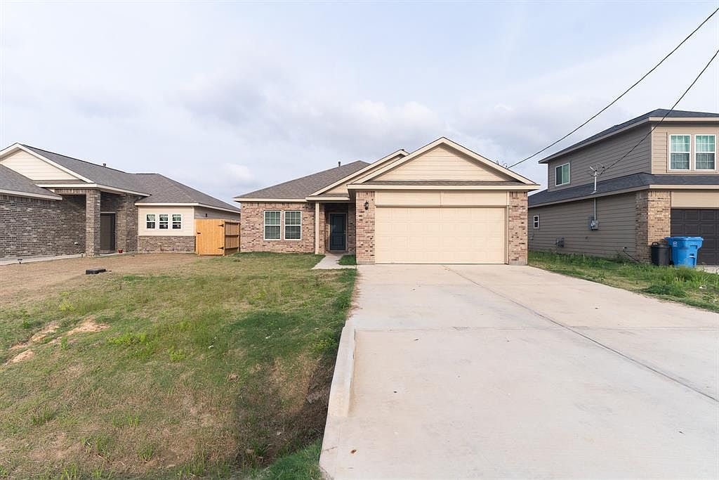 95 Road 51024, Cleveland, TX 77327 | Zillow