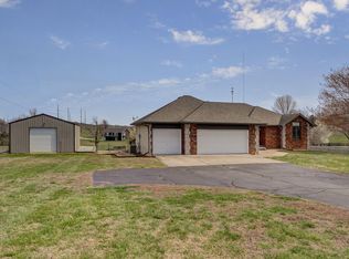 1702 Cody Rd, Nixa, MO 65714