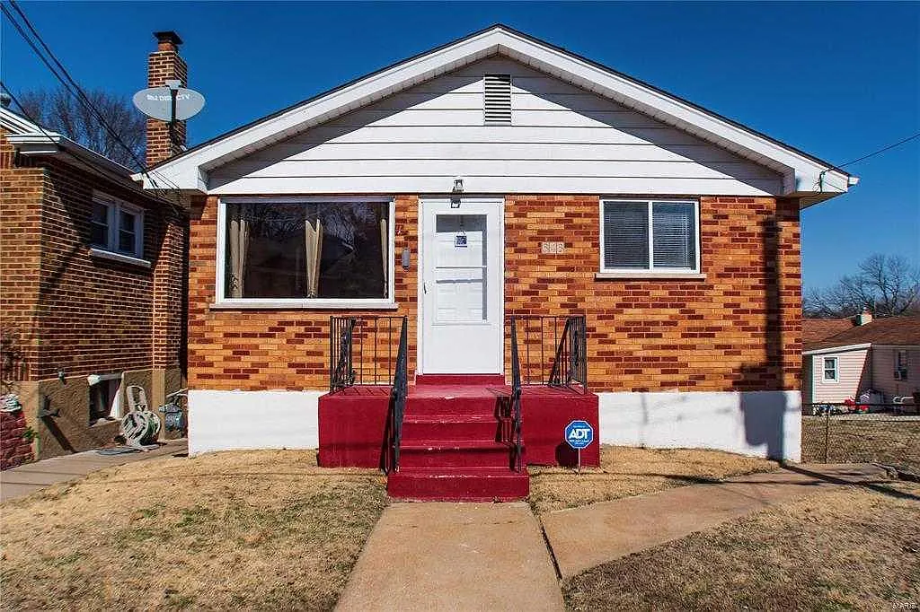 345 Lenhardt Ave photo 1
