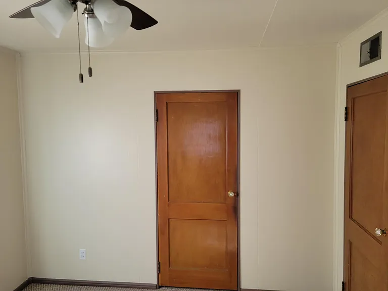 611 Indiana Ave — Photo 9
