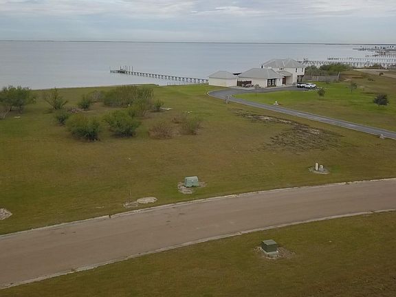 5th image of 43 Bay Club Dr