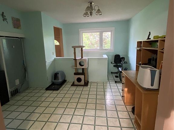 3rd image of 236 10th St NE