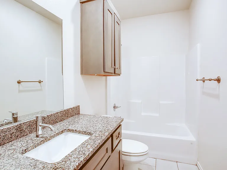 1716 Corpus Ave — Photo 4