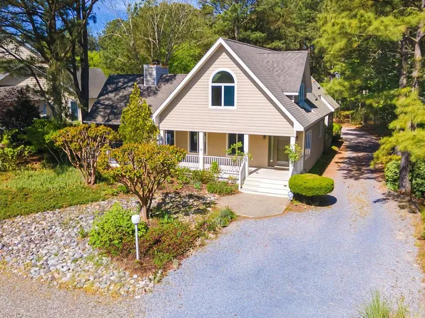 208 Pond View Dr, Bethany Beach, DE 19930