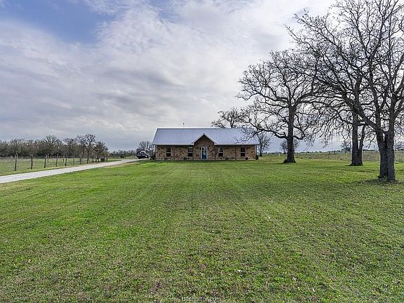 3rd image of 9007 County Road 121