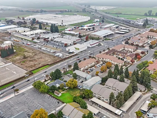 2790 N State Highway 59 APT E, Merced, CA 95348