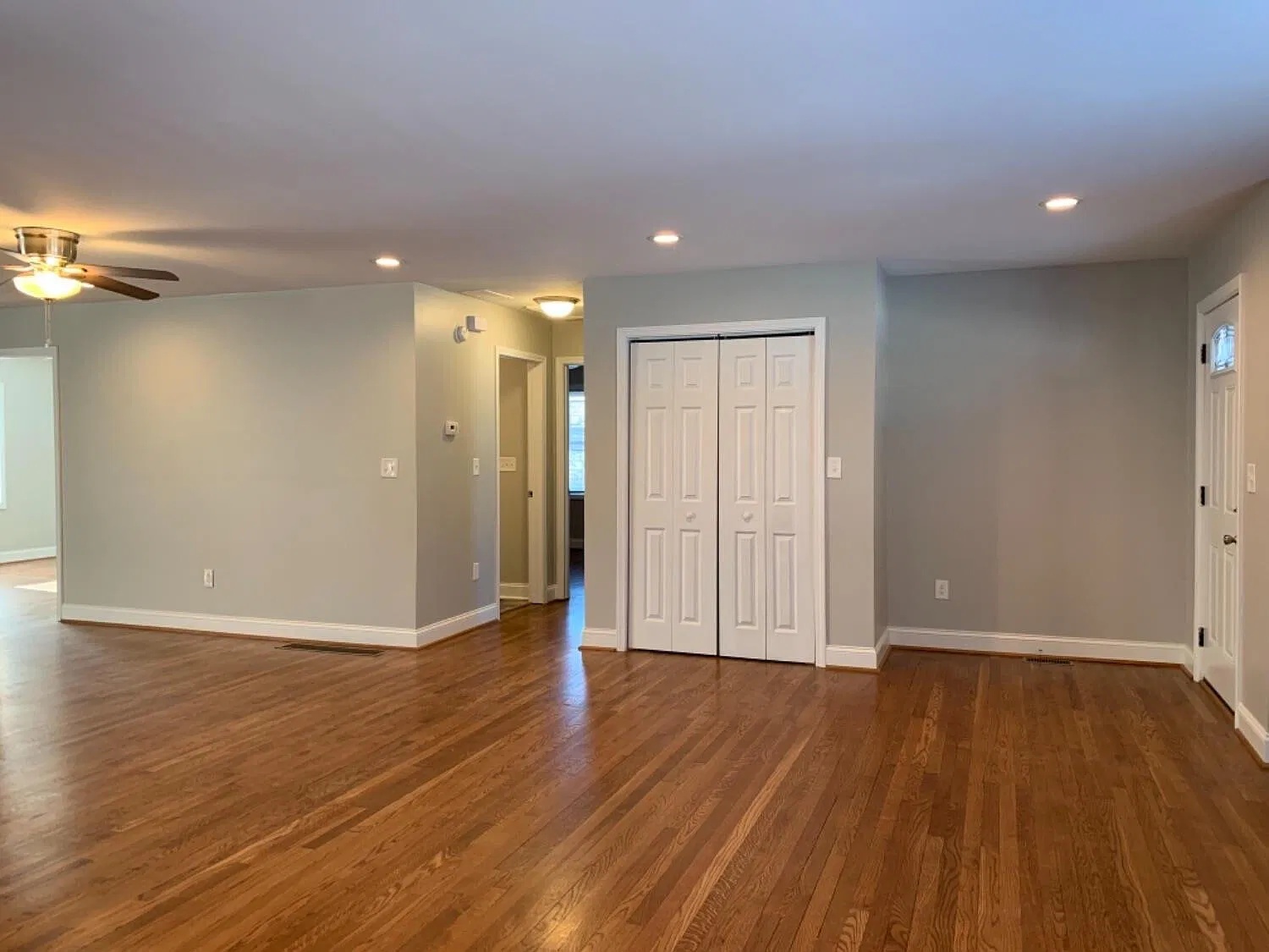 4 bed, 2.0 bath, 2598 sqft, $2,400 — Photo 4