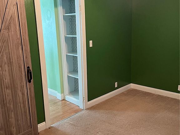 3rd image of 313 Roe Ave