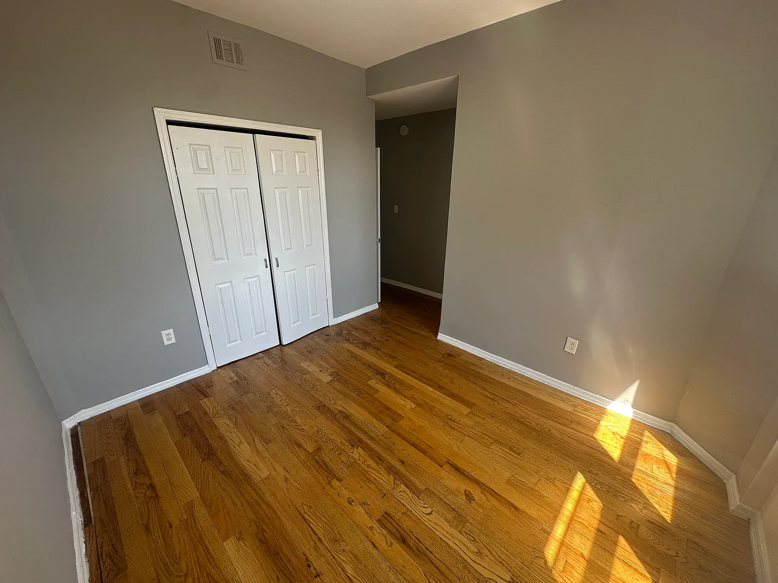3 bed, $2,100 — Photo 4