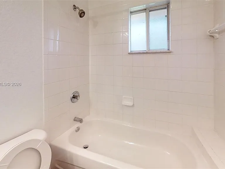 2084 NE 167th St #2102 — Photo 5