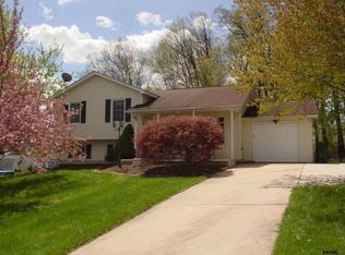 212 Overview Cir W, Red Lion, PA 17356