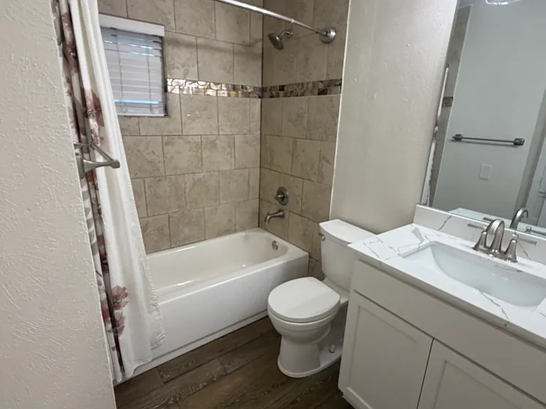 1213 Hampshire Ln #A — Photo 14