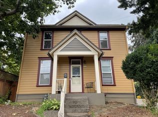 5622 SE Oak St #B, Portland, OR 97215
