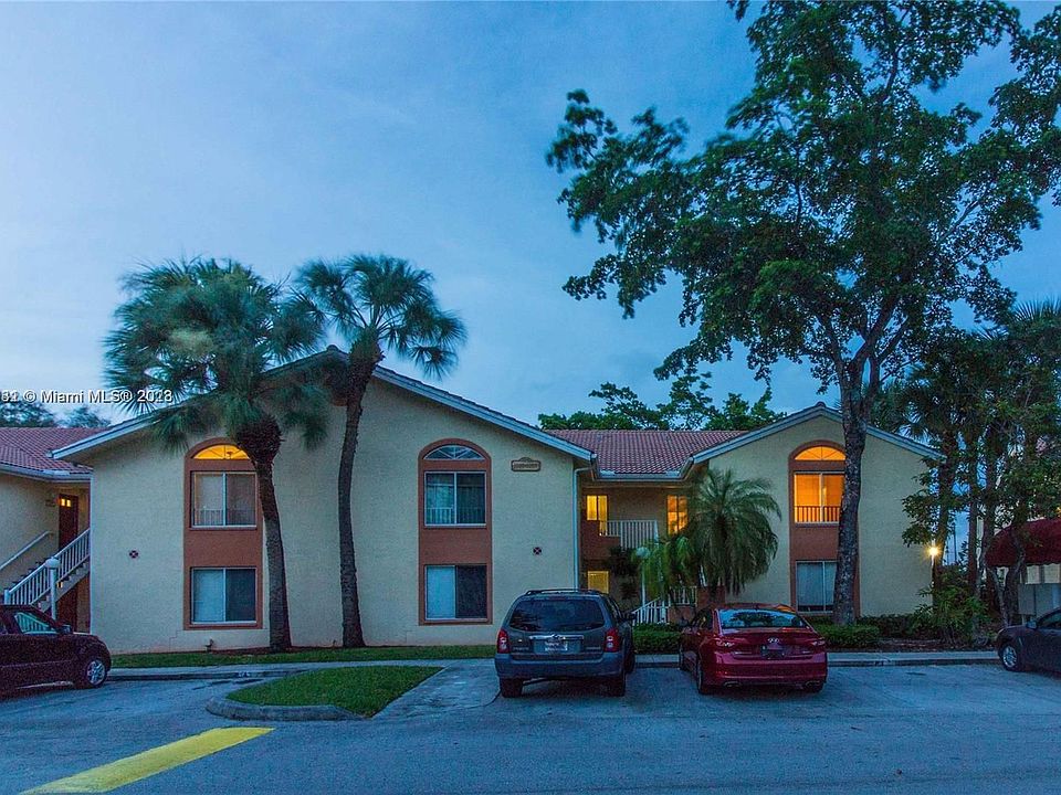 1st image of 1155 Coral Club Dr #1155