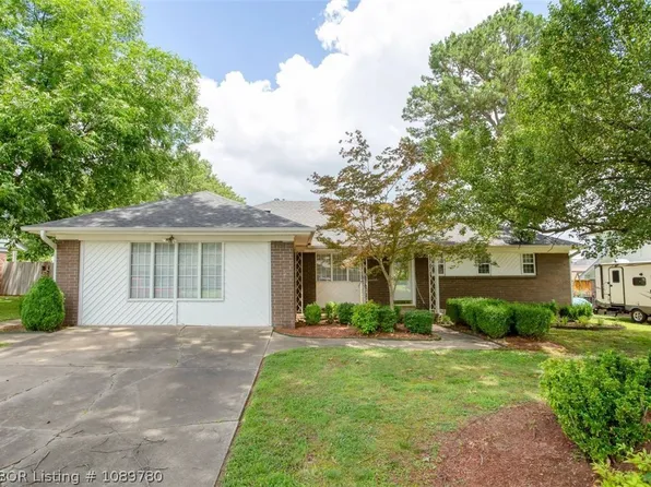1910 N 46th Ter, Fort Smith, AR 72904