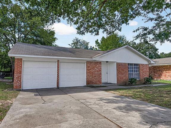 2nd image of 214 Crest Hill Dr