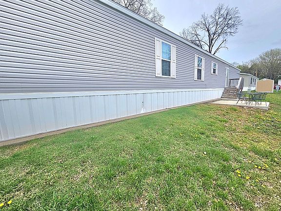 3rd image of 22 Lily Dr
