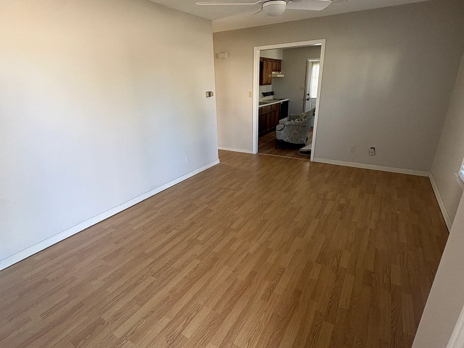 1 bed, 930 sqft, $875 — Photo 4