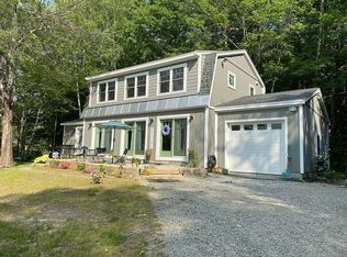 22 Cove Rd, East Kingston, NH 03827