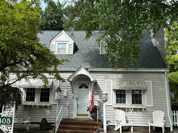 405 S Main St, Middlebury, IN 46540