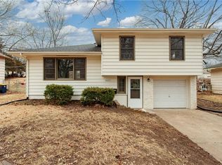 9407 Palmer Ave, Kansas City, MO 64138