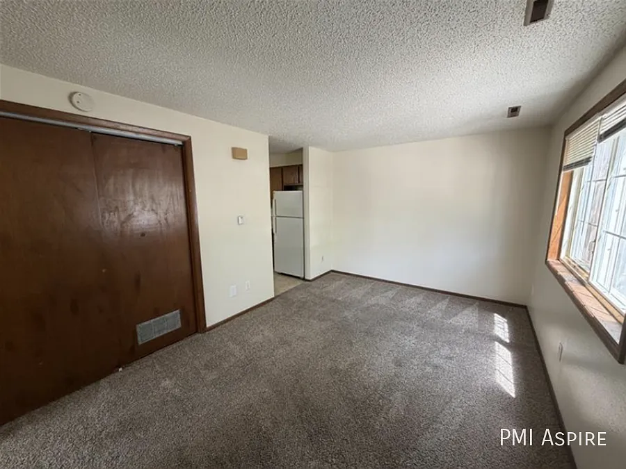 Building Photo - 2330 Wedgewood Ave #6A