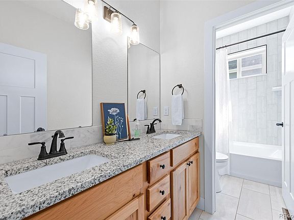 5th image of 1631 Kit Street