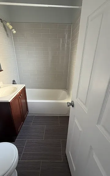 5521 S Everett Ave #21-2N — Photo 8