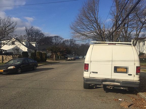 5th image of 26 Andrews Ave