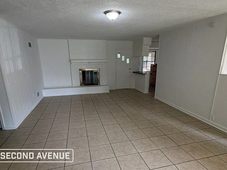 5052 Cedrick Ave — Photo 3
