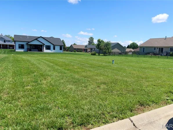 405 Bardswell Dr, Millstadt, IL 62260