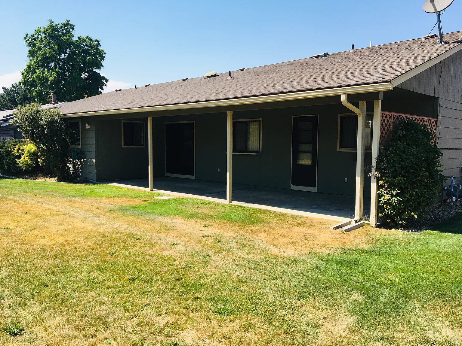 3 bed, 1620 sqft, $2,400 — Photo 2