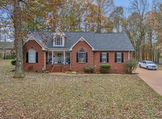 324 Spring Valley Dr, Cottontown, TN 37048