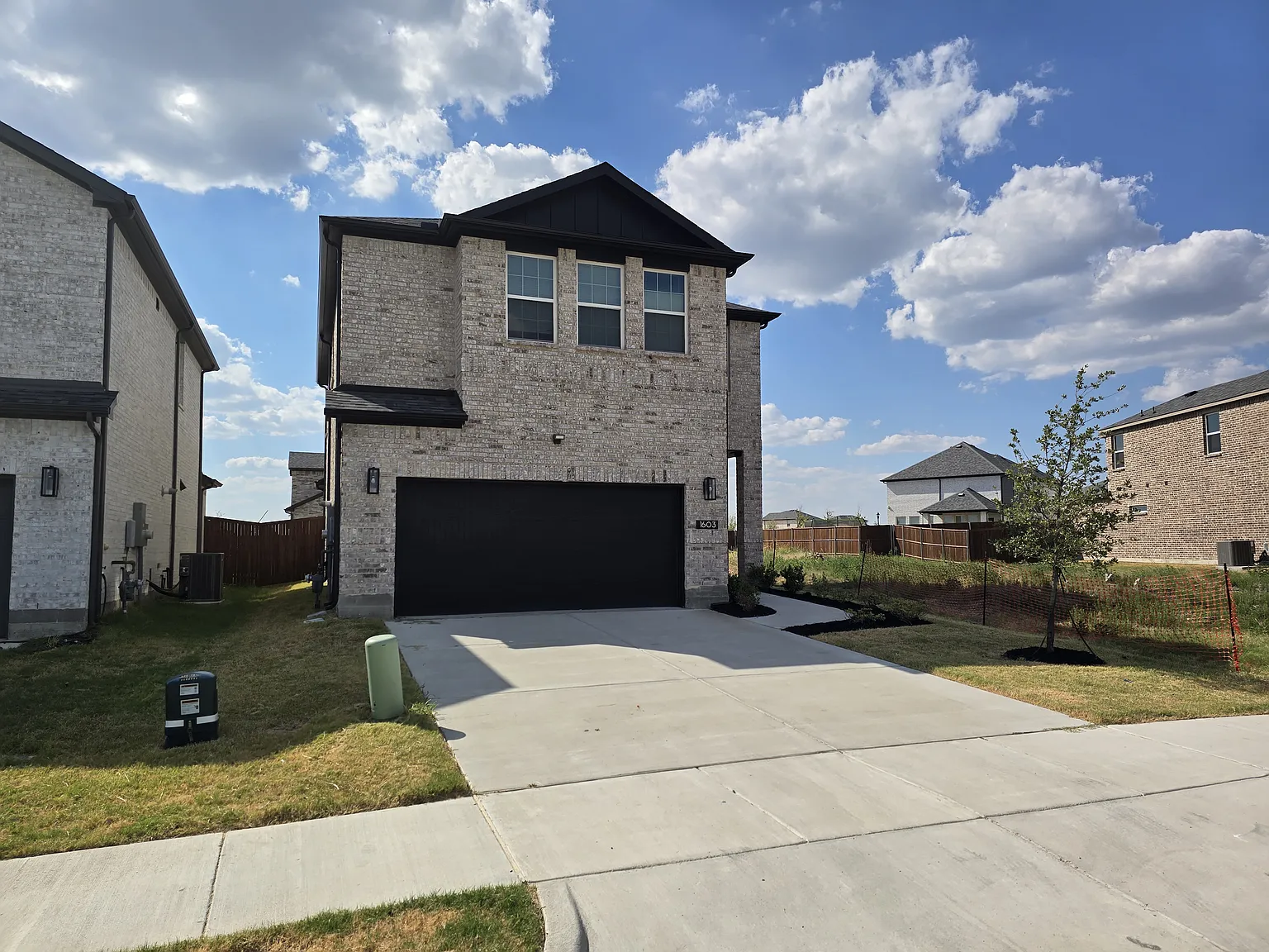 4 bed, 2015 sqft, $2,995 — Photo 1