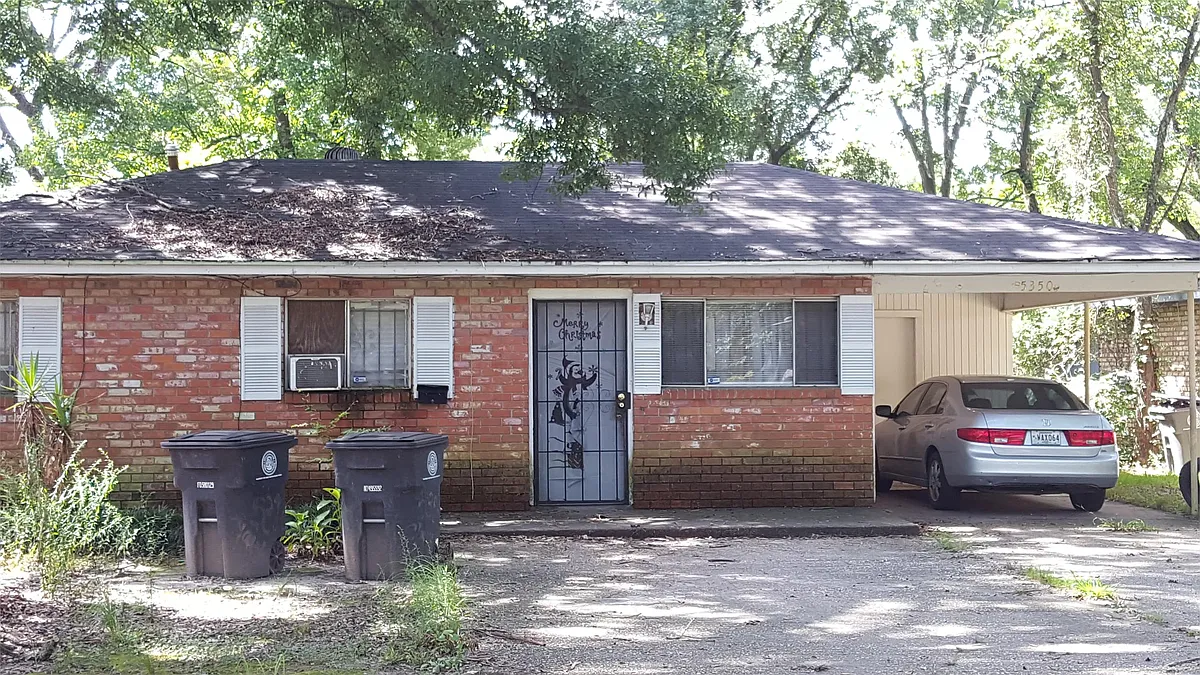 Building Photo - 5350 Clayton Dr