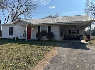 205 W Rutherford St, Mount Vernon, TX 75457