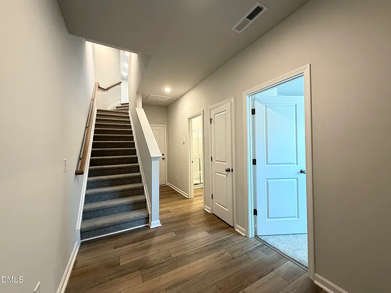 913 Fearless Rd — Photo 2